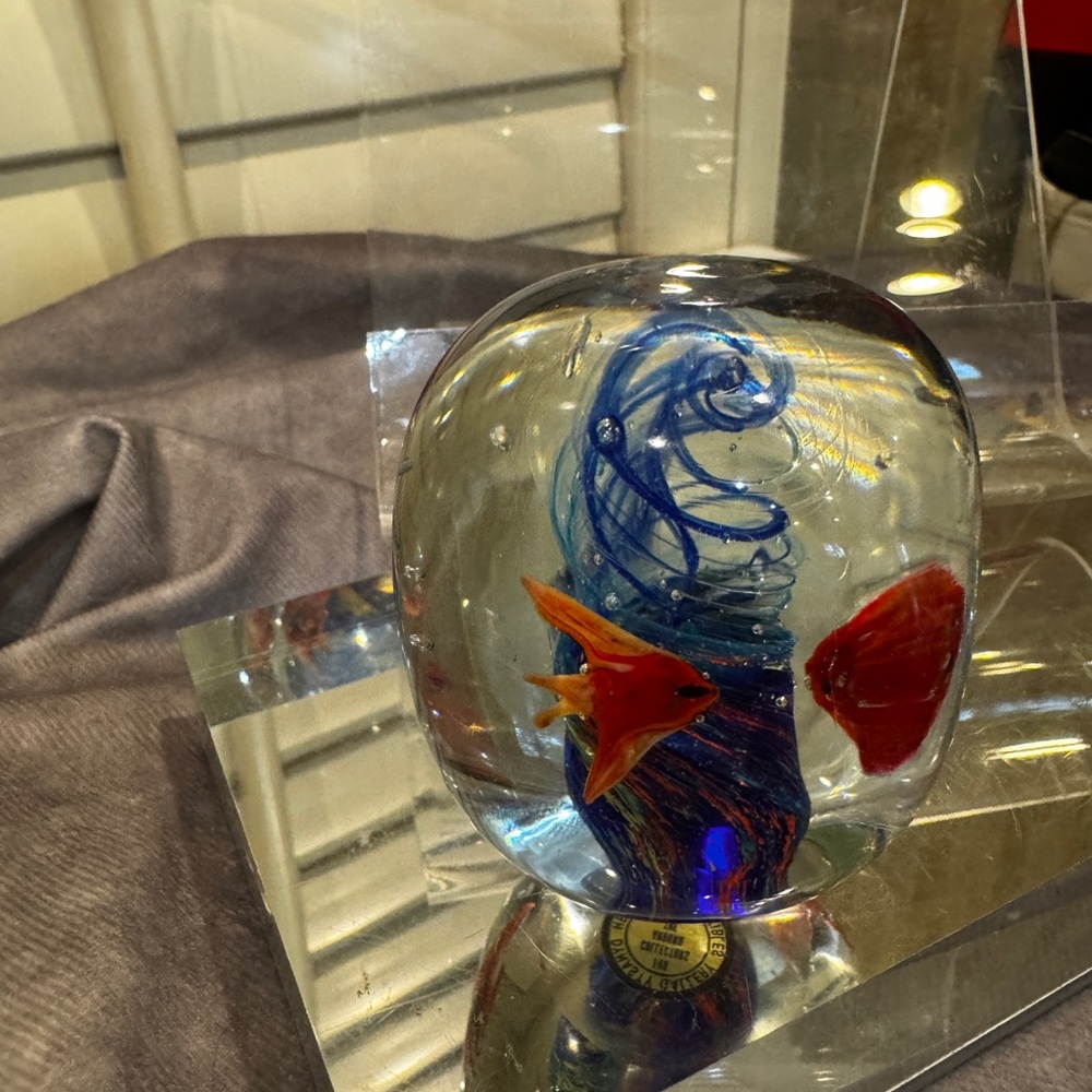 Dynasty Gallery Colorful Glass Fish‎ aquarium Paperweight